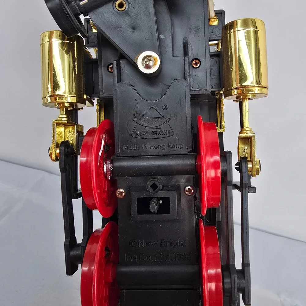 Vintage 1986 New Bright Gold Rush Express Steam Locomotive Train Engine G‎ Scale
